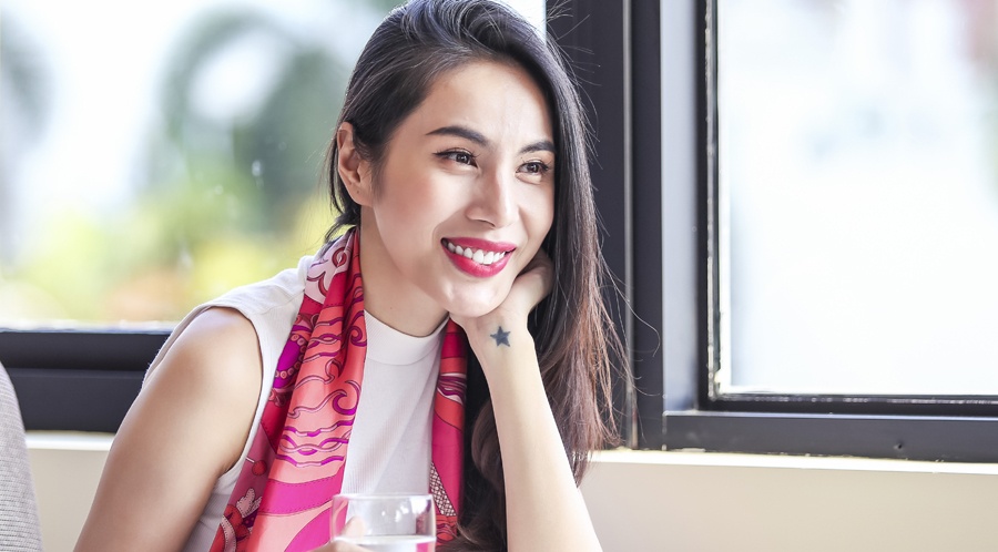 Thuy Tien: ‘Toi va Cong Vinh hanh phuc hon moi nguoi nghi’ hinh anh