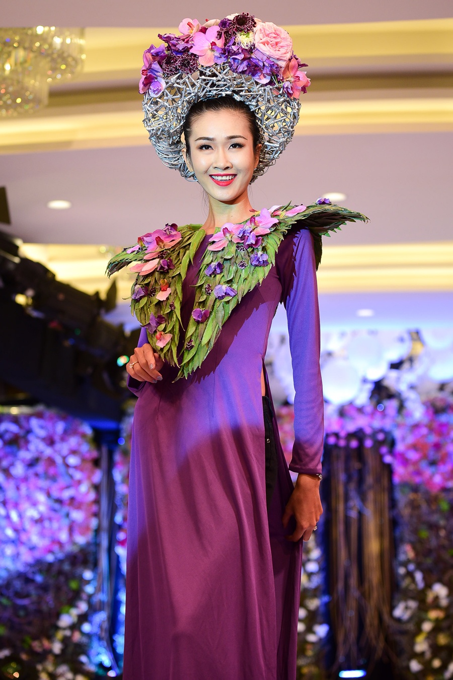 Huong Ly dien ao dai hoa tuoi doc dao,  Ao dai hoa tuoi anh 6