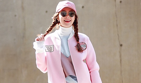 Minh Hang dien color block noi bat tren duong pho Seoul hinh anh