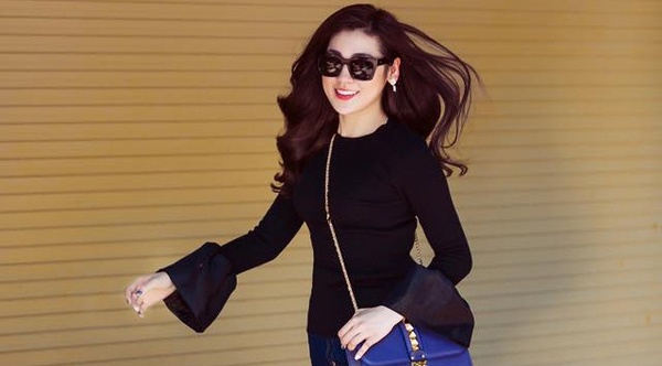 Sao Viet lang xe mot ao tay loe dieu da hinh anh