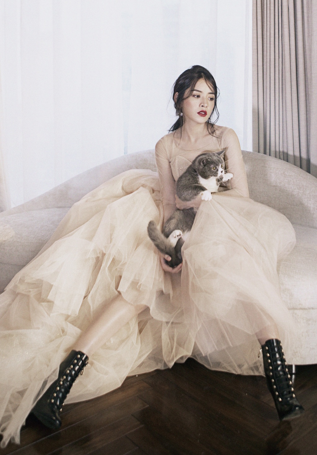 Chi Pu dien dam voan trang kem anh 6