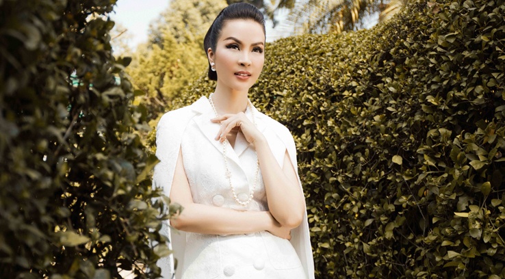 MC Thanh Mai dien mot trang den quyen ru hinh anh