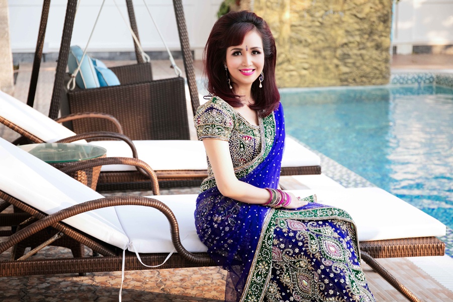 Hoa hau Dieu Hoa va chong con anh 1