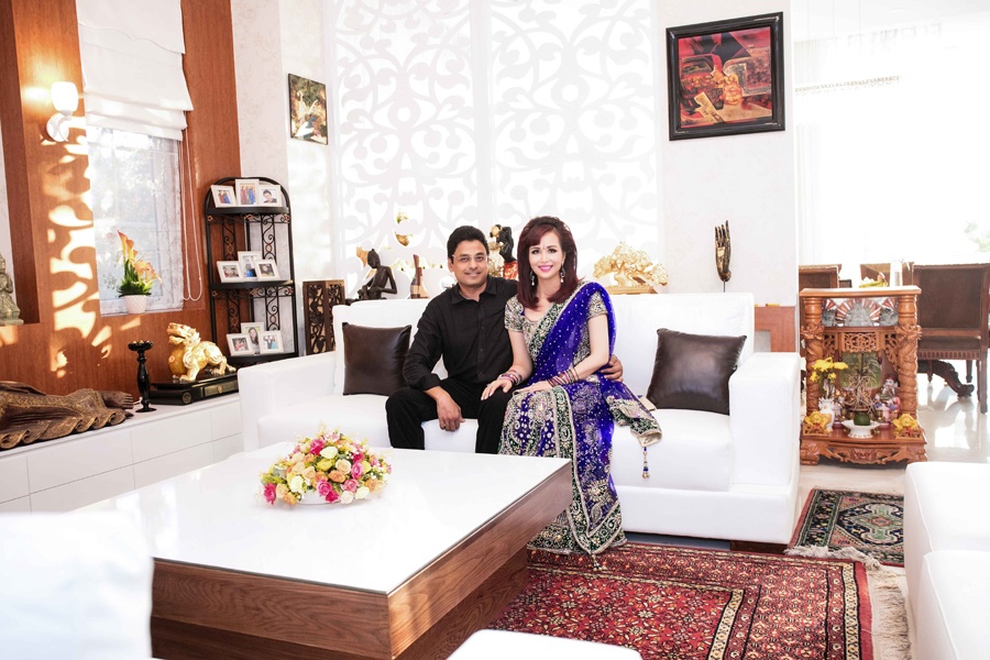 Hoa hau Dieu Hoa va chong con anh 2