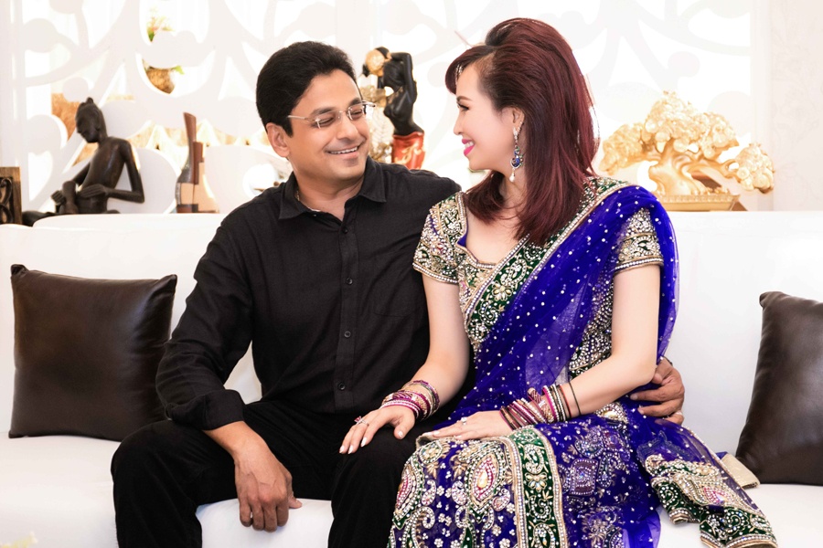 Hoa hau Dieu Hoa va chong con anh 3