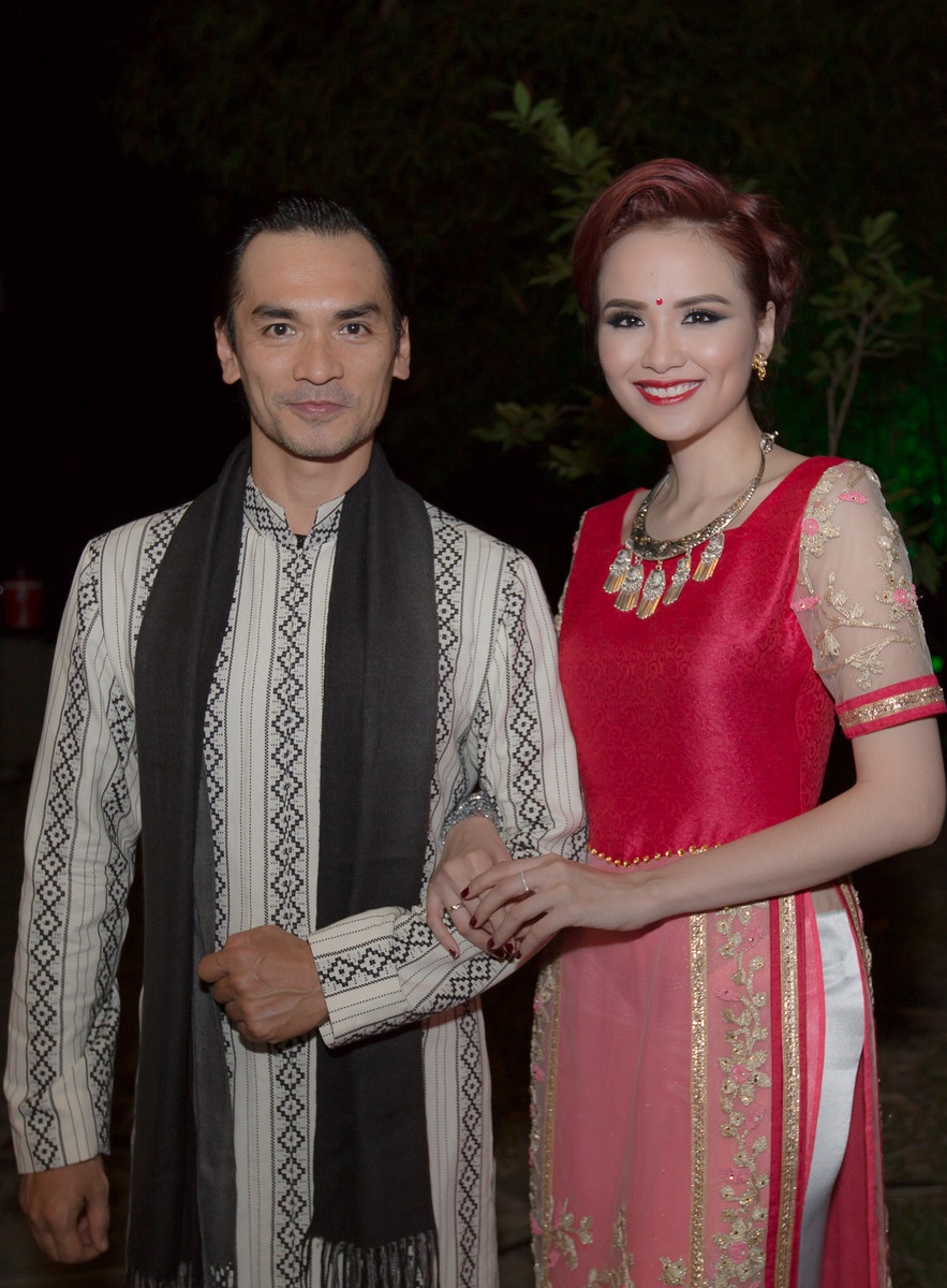 Le Hang bi te khi dien thoi trang anh 6