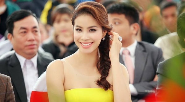 Pham Huong: ‘Toi van dung hang gia re, quan ao cu’ hinh anh