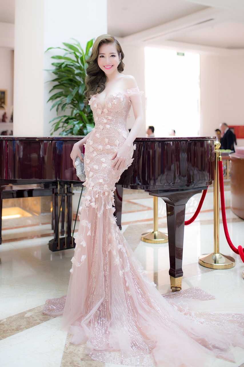 Sao Viet mac dep trong tuan anh 6