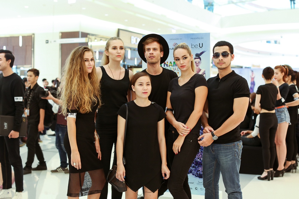 Hoang Thuy sexy di casting anh 6