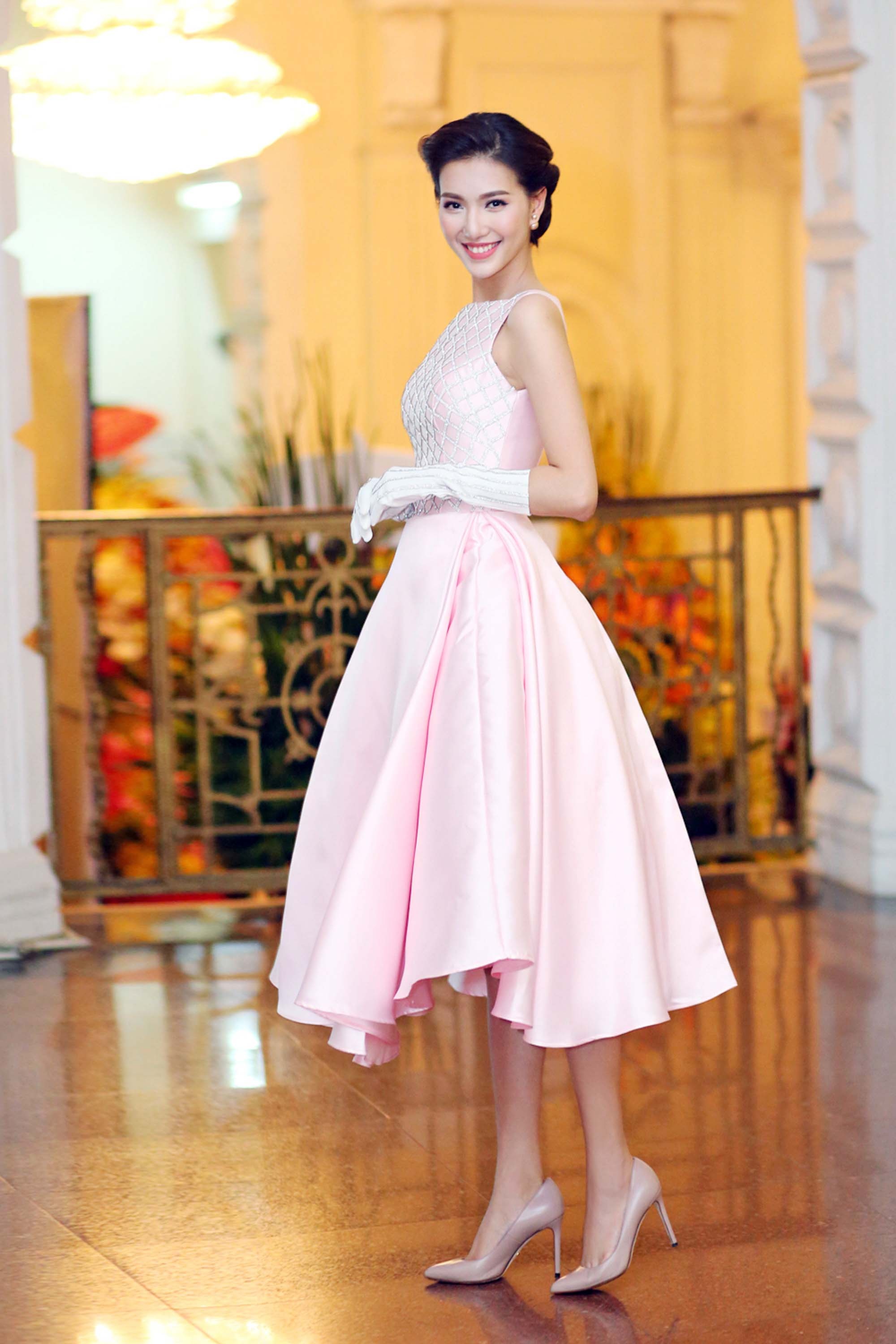 Pham Huong dung vay Dang Thu Thao anh 8