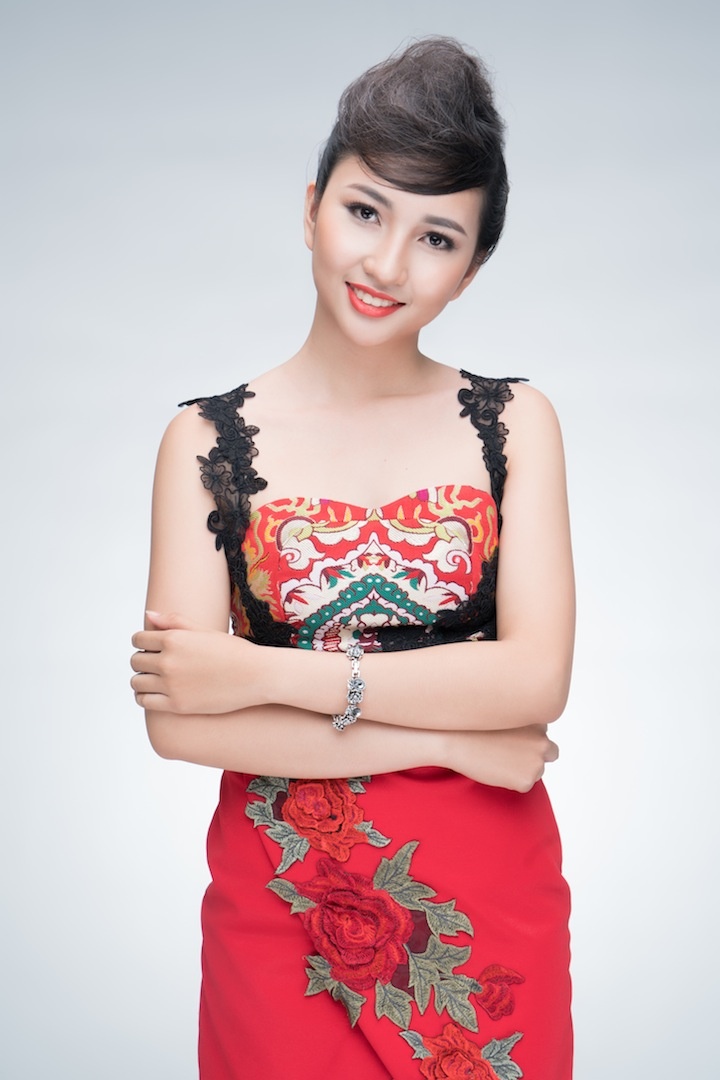 Chan dung 18 thi sinh Hoa khoi Ao dai anh 7