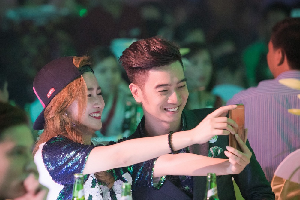 Hoang Thuy Linh dien jumpsuit xuyen thau khoe vu dao anh 8