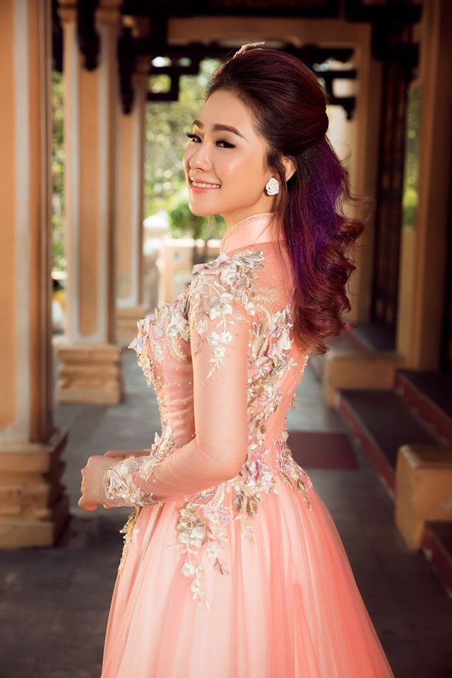 Lương Bích Hữu diện áo dài ảnh 6 Luong Bich Huu dien ao dai anh 6