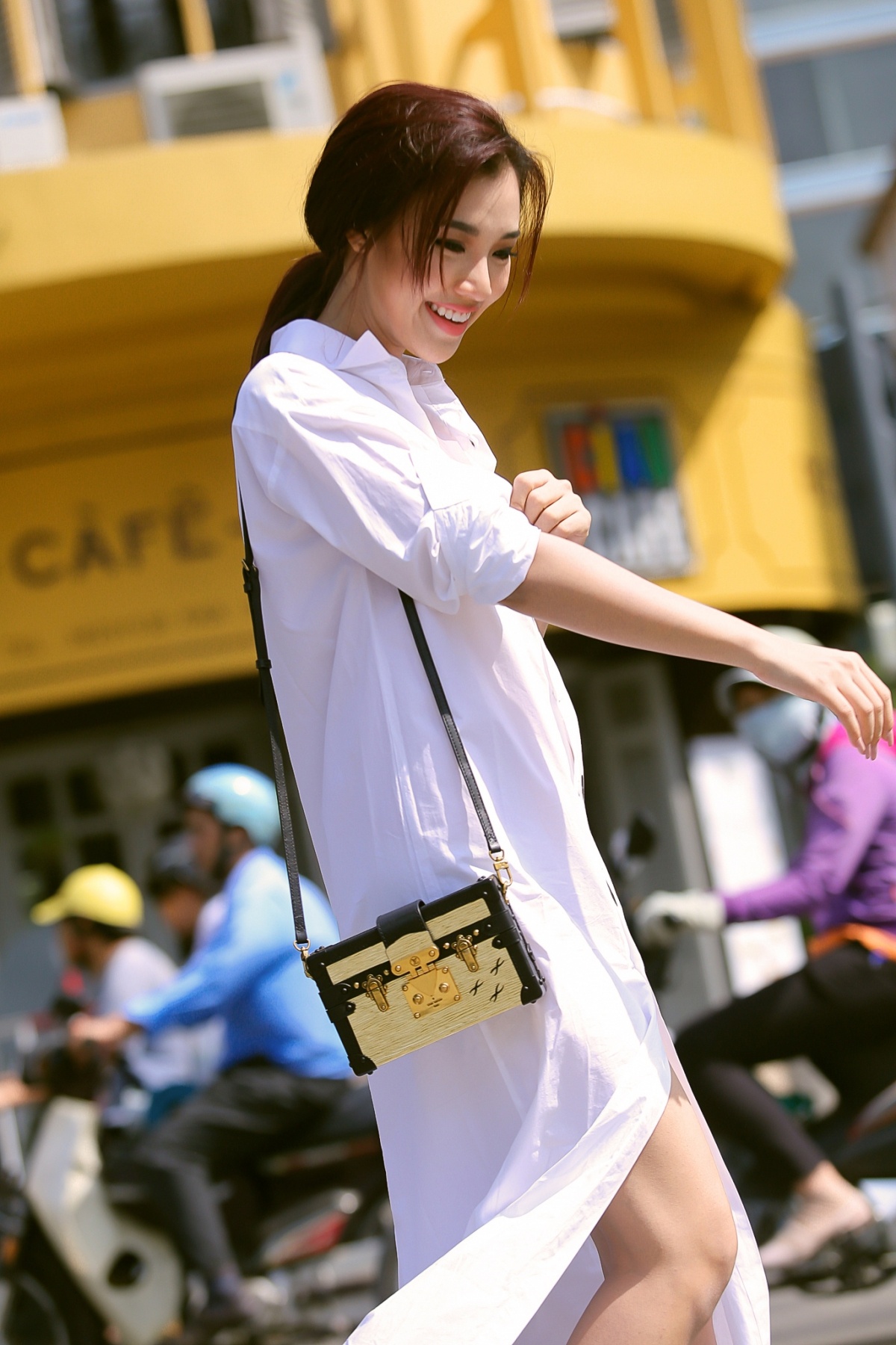Hoàng Oanh diện street style thanh lịch ảnh 3 Hoang Oanh dien street style thanh lich anh 3