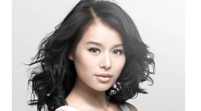 Ho Hanh Nhi den Viet Nam ngay 25/4 hinh anh