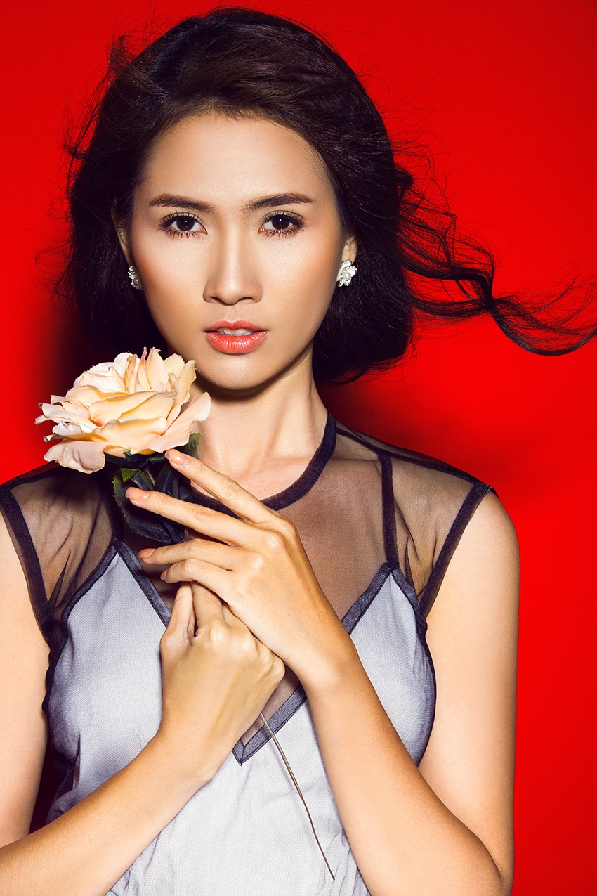 Phan Thi Mo quyen ru voi dam xuyen thau anh 6