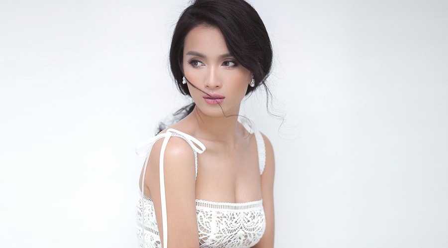 Ai Phuong dien ren doi xung goi cam hinh anh