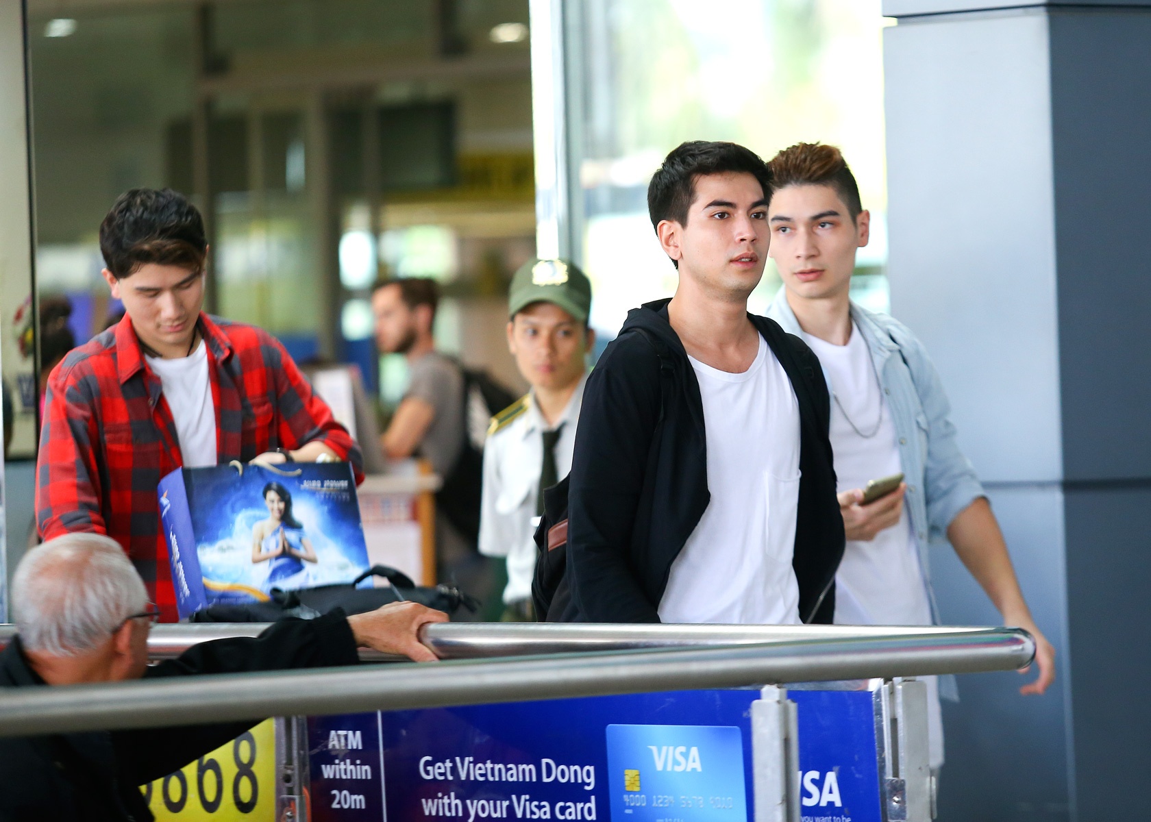 Nhom nhac Thai Lan den Viet Nam anh 2