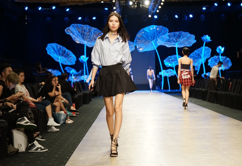 Thanh Hang mac sanh dieu tap catwalk anh 3