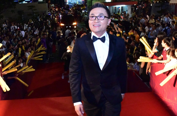 Diem My 9X goi cam tren tham do anh 10