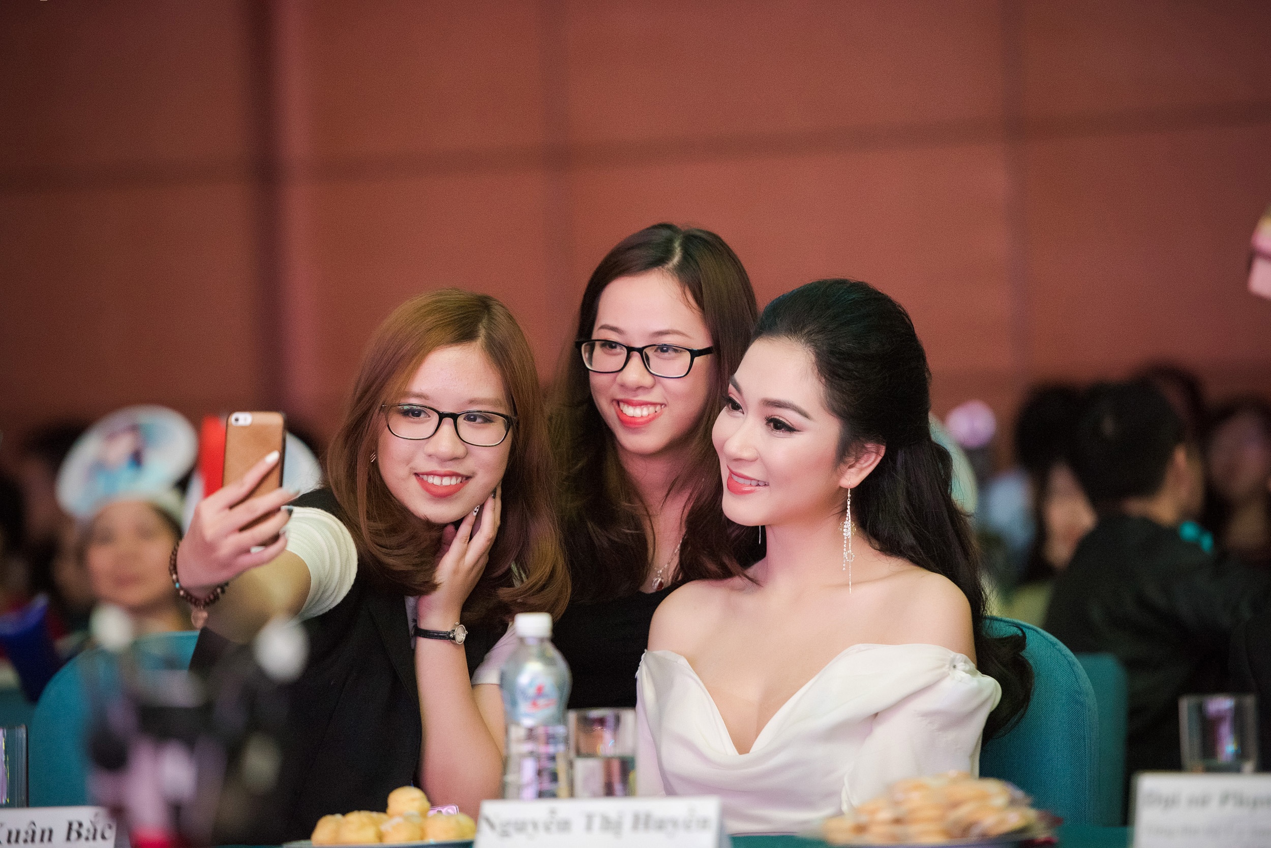 Nguyen Thi Huyen tai xuat anh 5