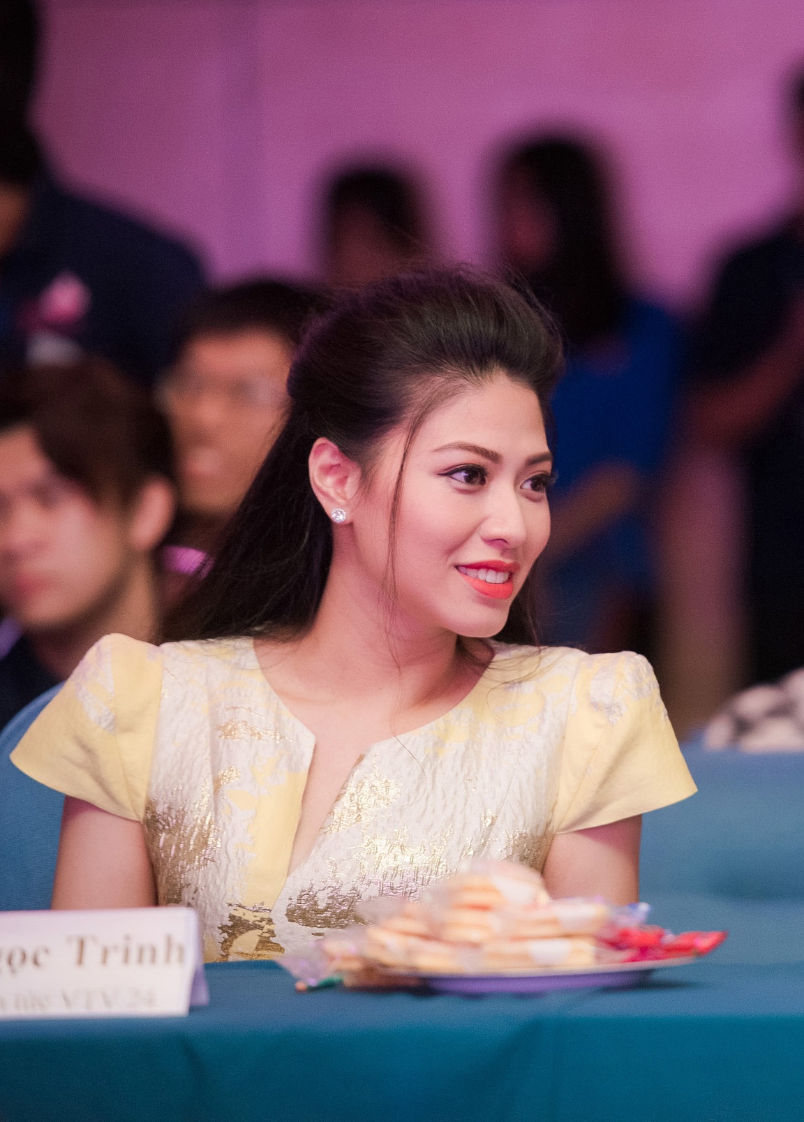 Nguyen Thi Huyen tai xuat anh 8