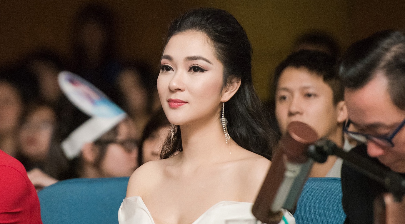 Nguyen Thi Huyen xuat hien voi nhan sac rang ro hinh anh