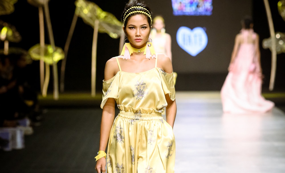 Bo suu tap Blooming - NTK Huyen Nguyen hinh anh