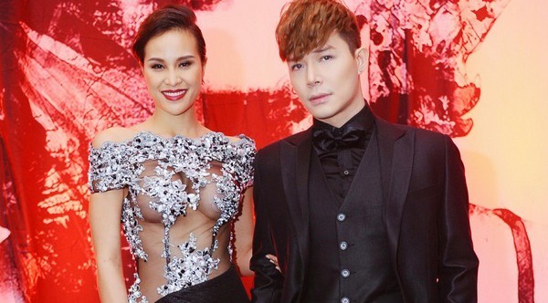 Nha thiet ke thanh minh ve bo vay khoe nguc cua Phuong Mai hinh anh