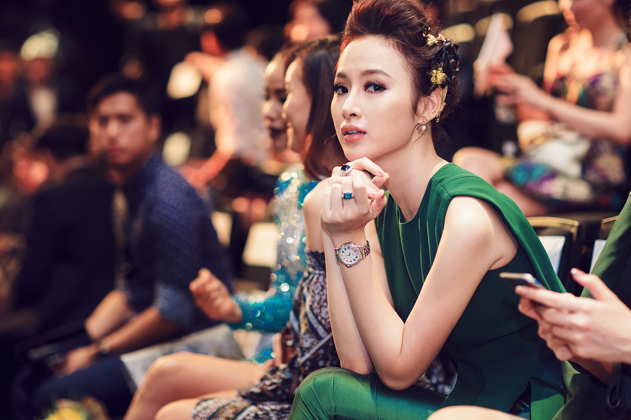 Angela Phương Trinh diện cây đồ hiệu hơn 1 tỷ đồng ảnh 3 Angela Phuong Trinh dien cay do hieu hon 1 ty dong anh 3