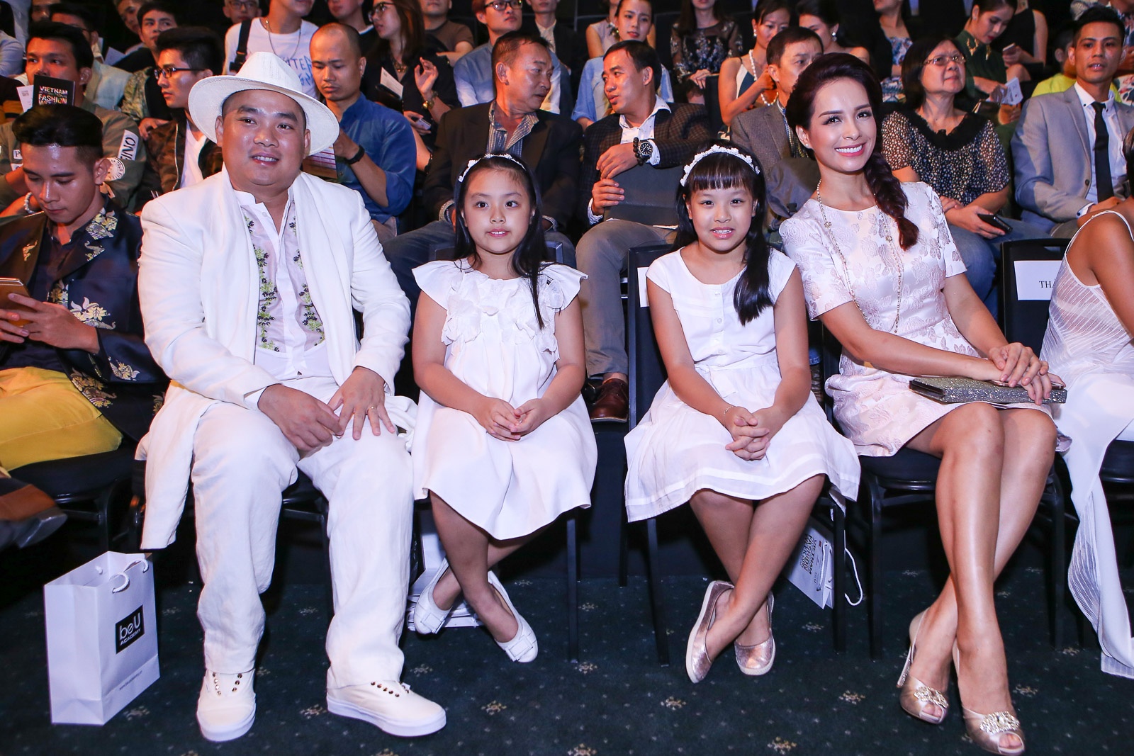 Pham Huong do sac Dang Thu Thao anh 13