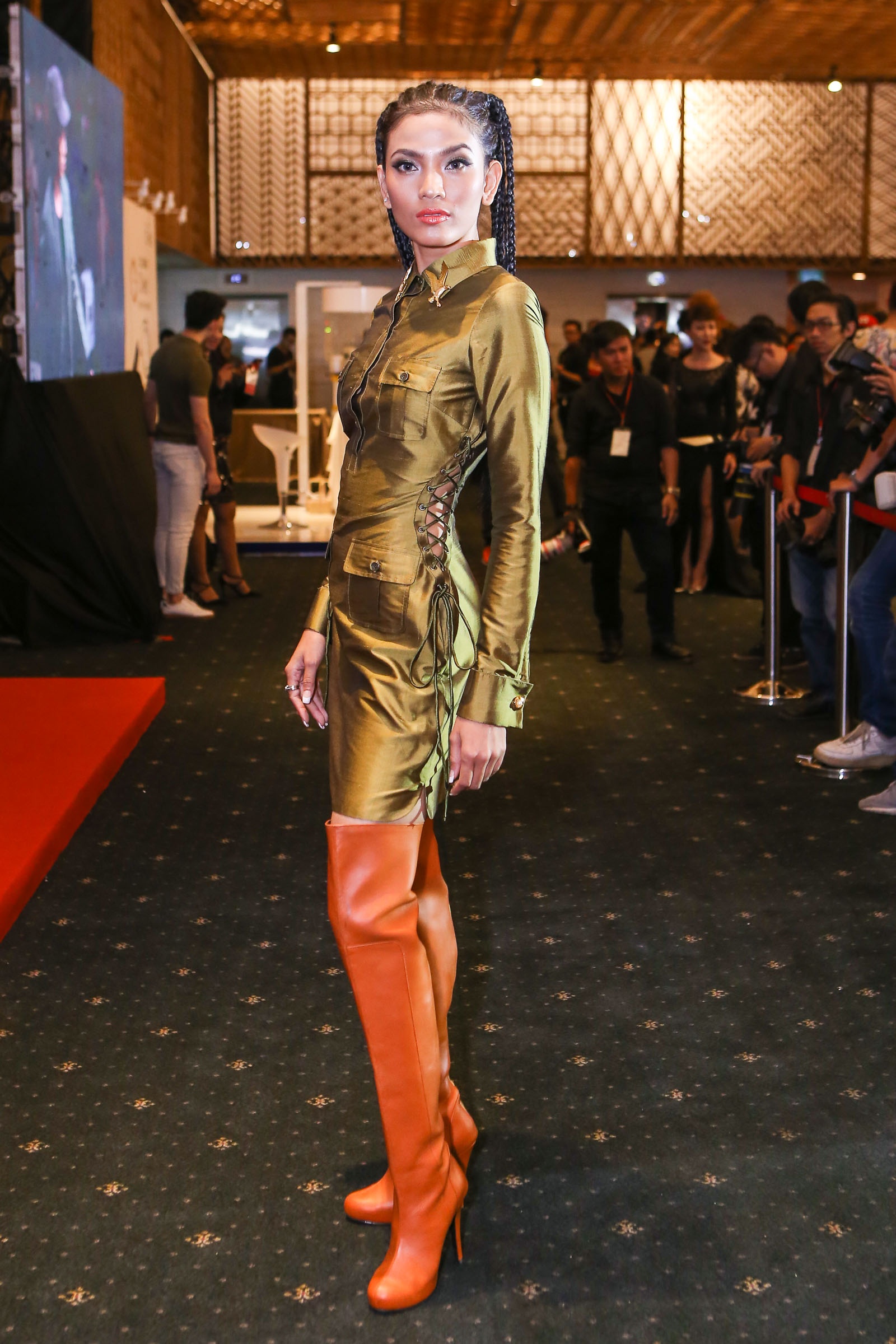 Pham Huong do sac Dang Thu Thao anh 15