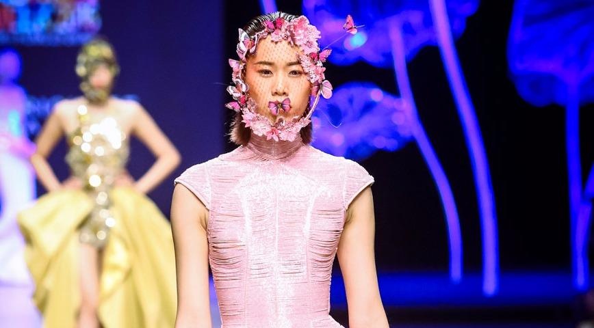 12 thiet ke hut mat nhat Tuan le thoi trang xuan he hinh anh