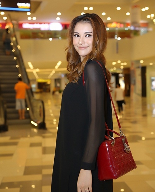 Hồng Quế có mang ảnh 2 Hong Que co mang anh 2