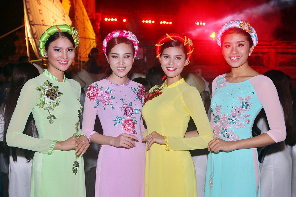 Lan Khue tham gia Festival Hue anh 9