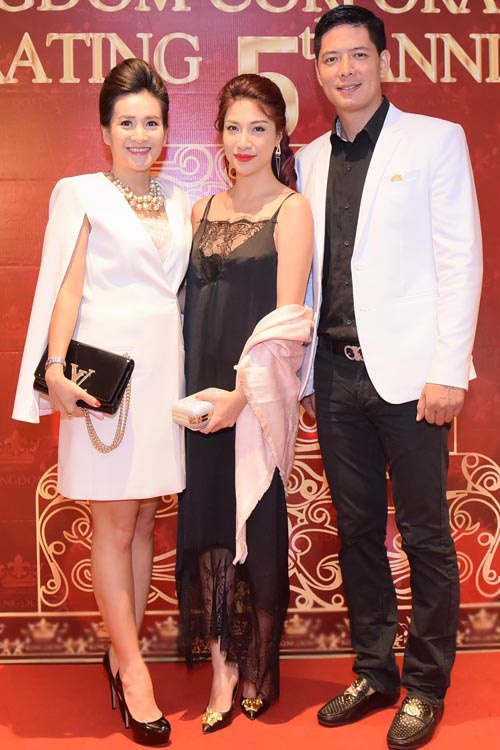 Sao Viet mac xau thang 4 anh 6