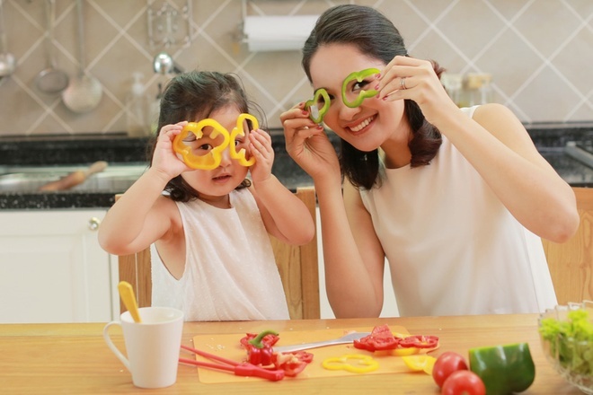 Hoa hau Huong Giang muon giu kin gioi tinh thai nhi hinh anh