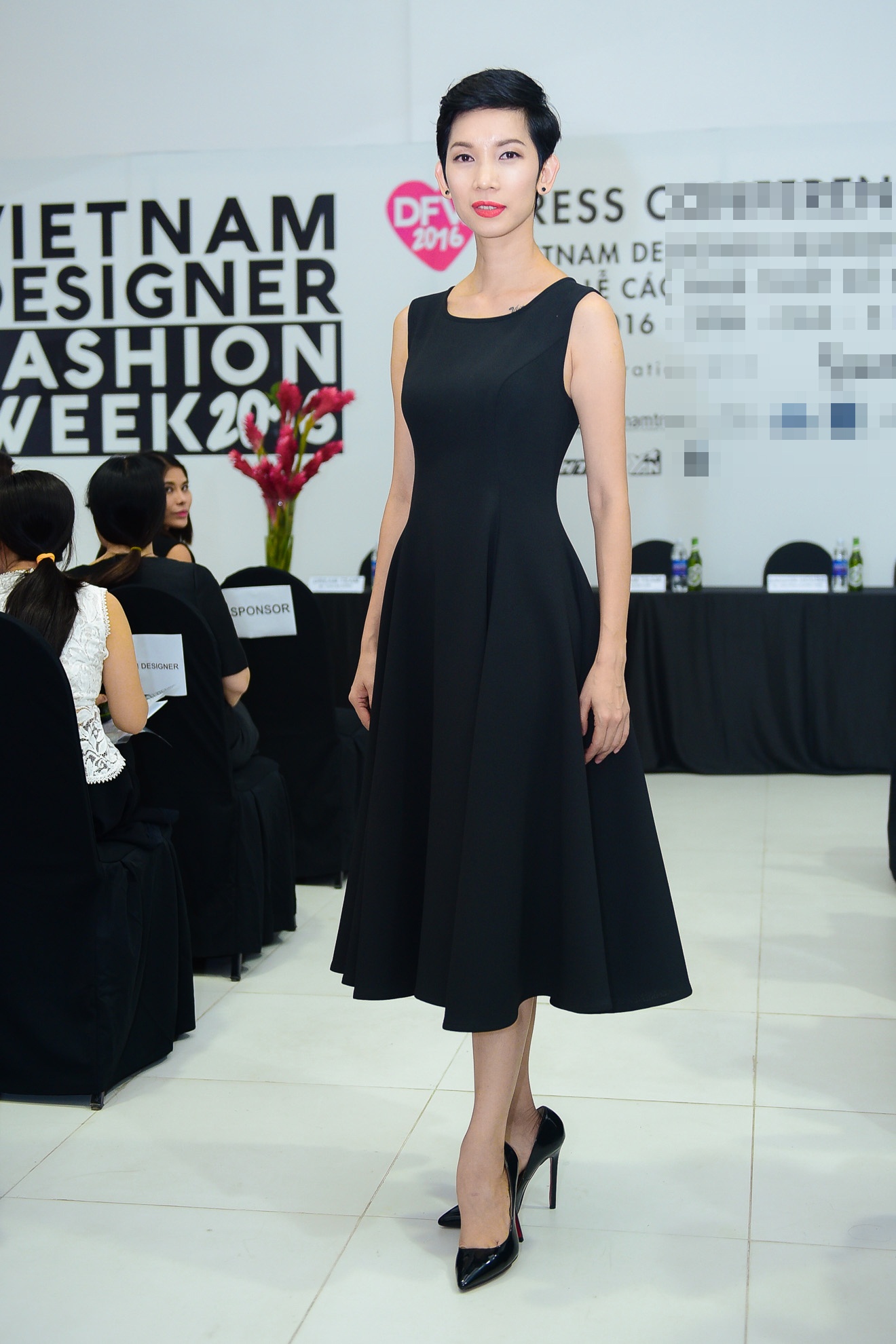 Phuong Mai mac goi cam anh 4