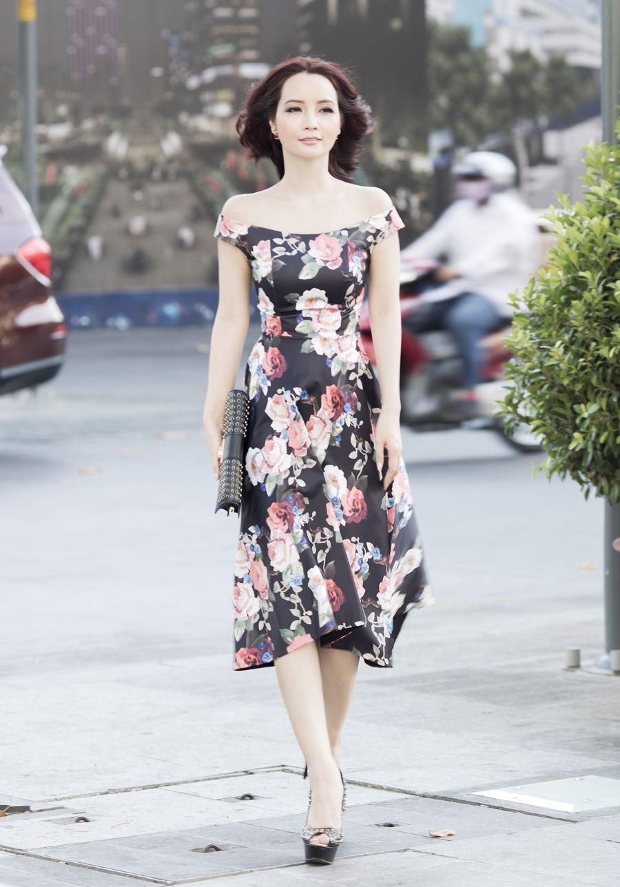 Street style cua Mai Thu Huyen anh 10