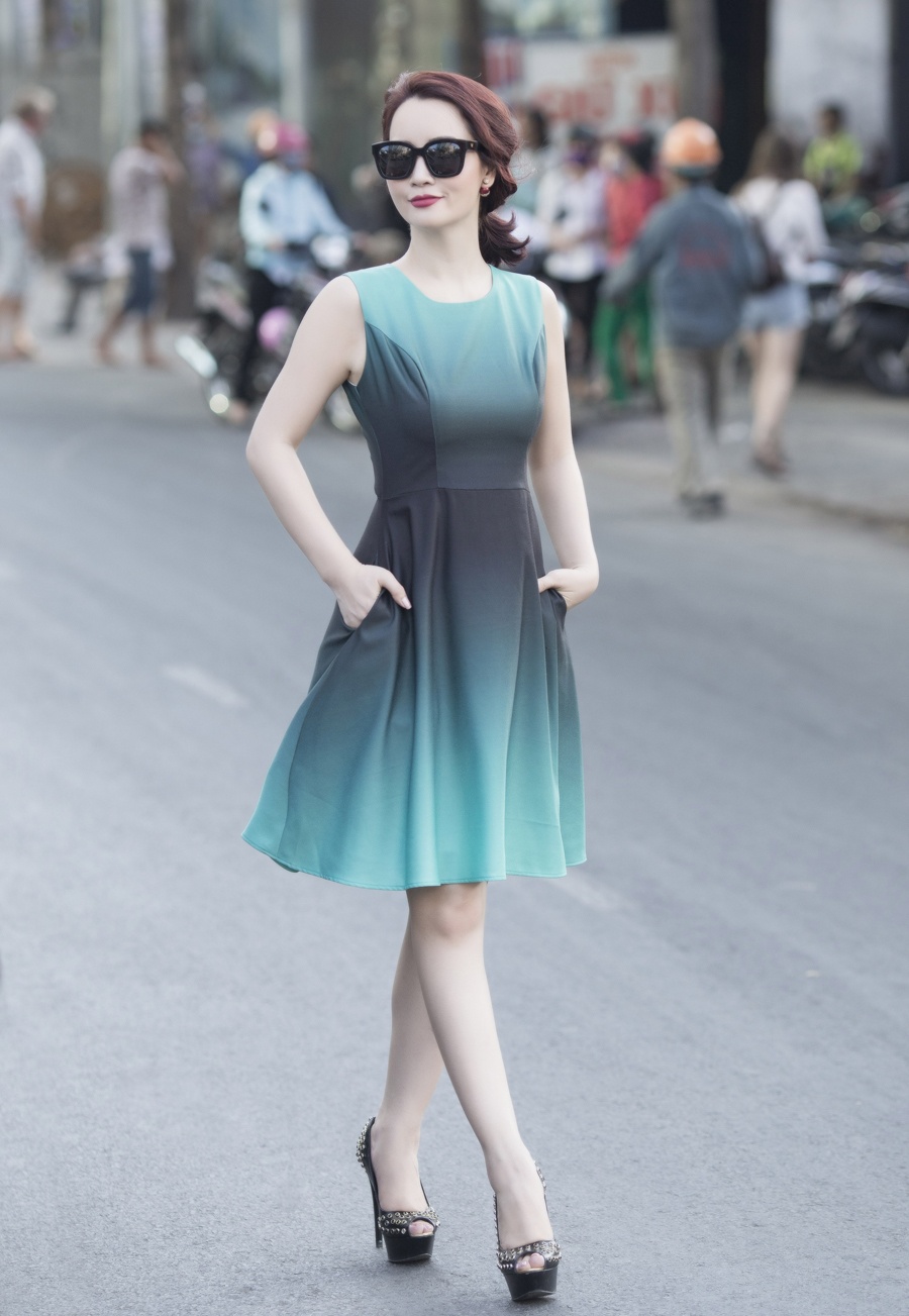 Street style cua Mai Thu Huyen anh 8