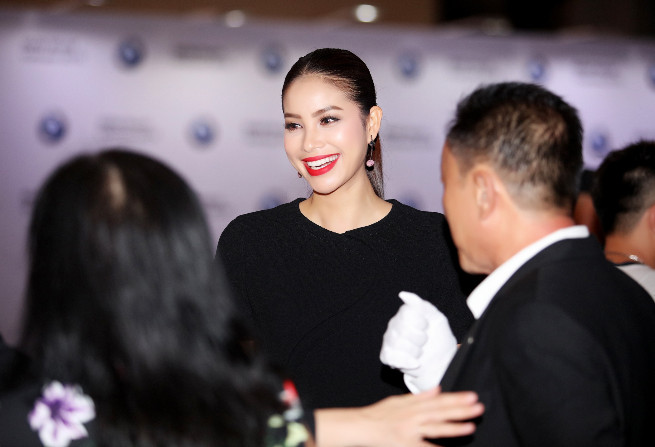 Pham Huong di su kien anh 4