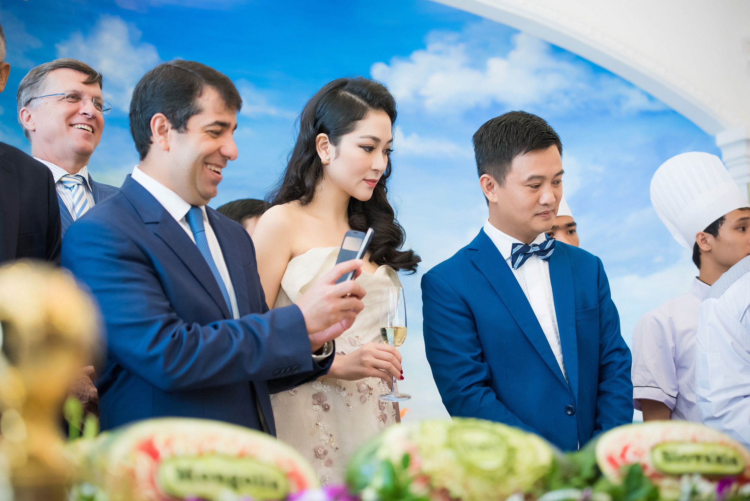 Nguyen Thi Huyen tro lai anh 6