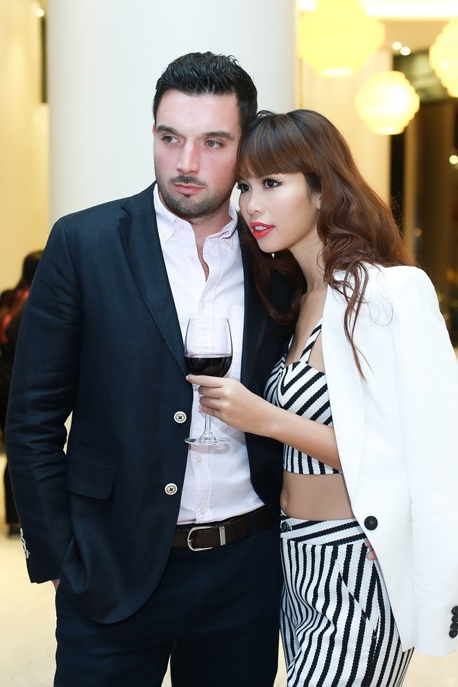 Đám cưới của Hà Anh và chồng Tây ảnh 2 Dam cuoi cua Ha Anh va chong Tay anh 2