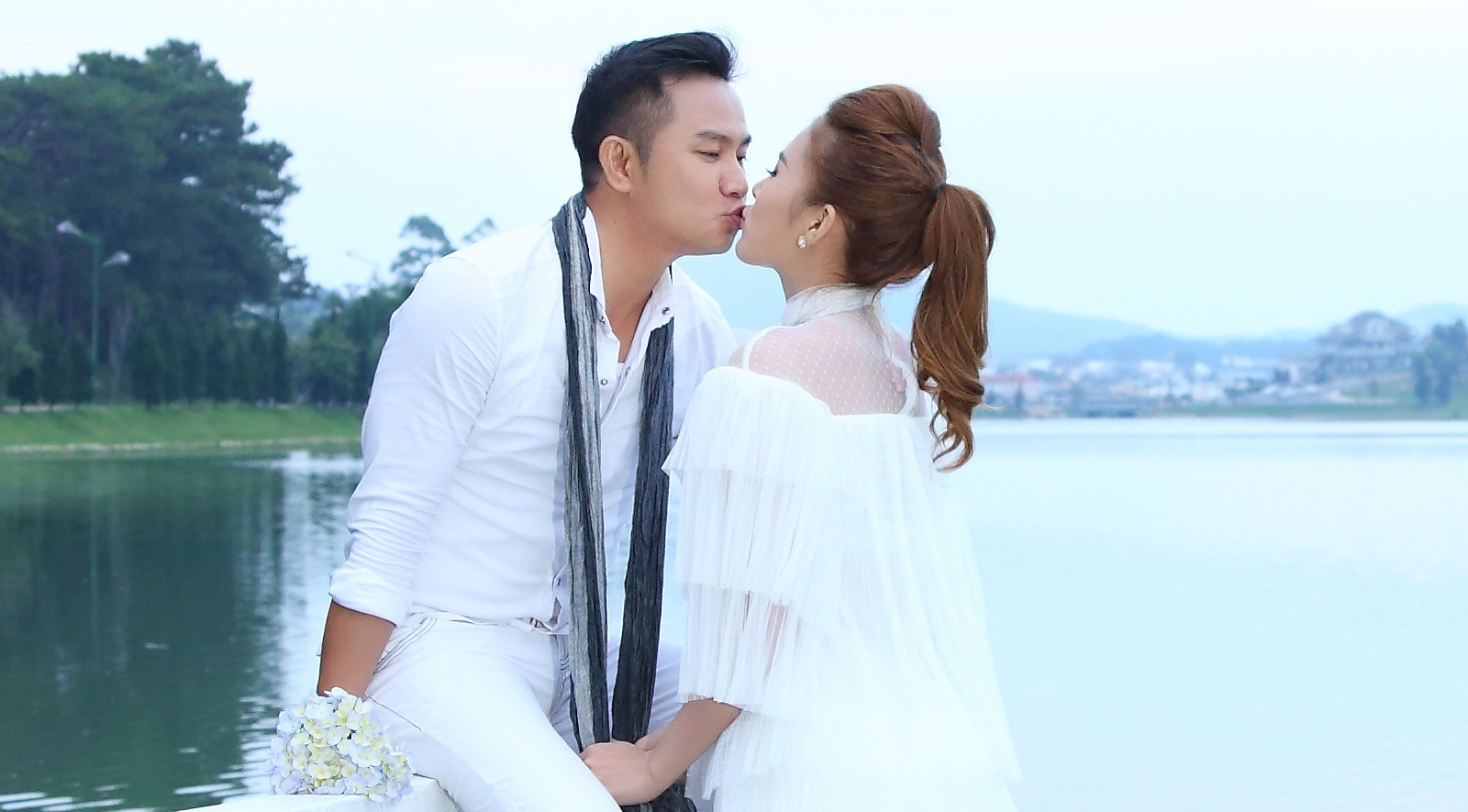 Anh cuoi ngot ngao cua Thien Bao va hon the kem 16 tuoi hinh anh