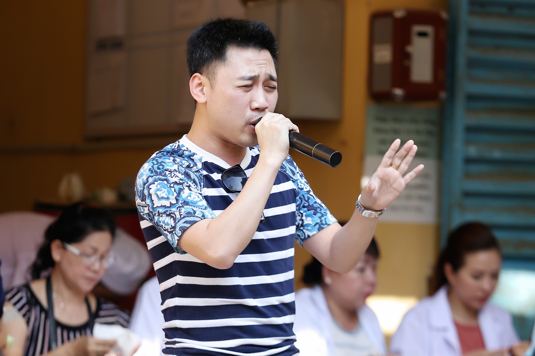 Pham Huong lam tu thien anh 8