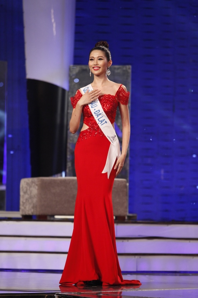 Quynh Chau dan dau Hoa khoi Ao dai anh 2