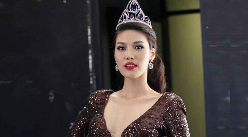Lan Khue trao quyen thi quoc te cho thi sinh Hoa khoi Ao dai hinh anh