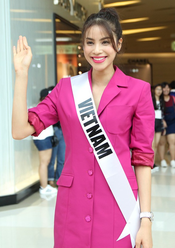 Pham Huong bien hoa kieu toc anh 2