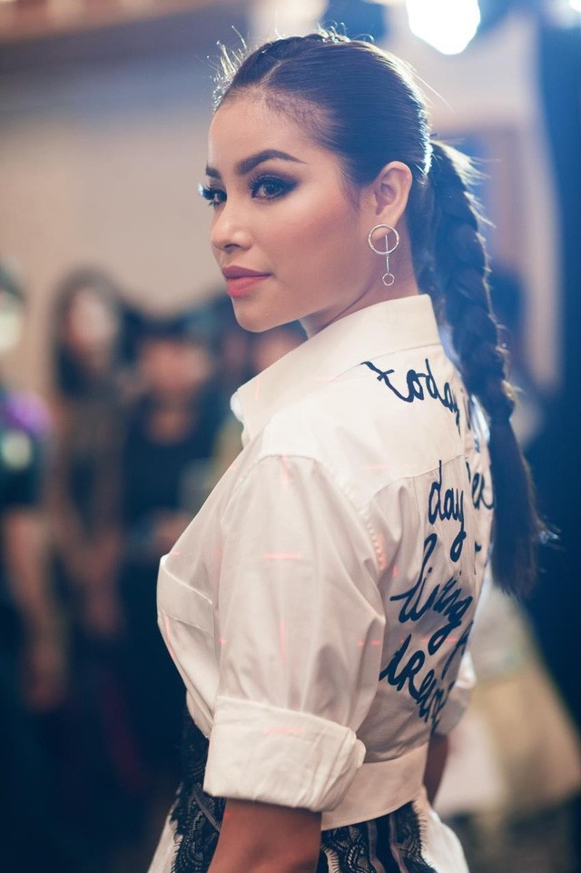 Pham Huong bien hoa kieu toc anh 8