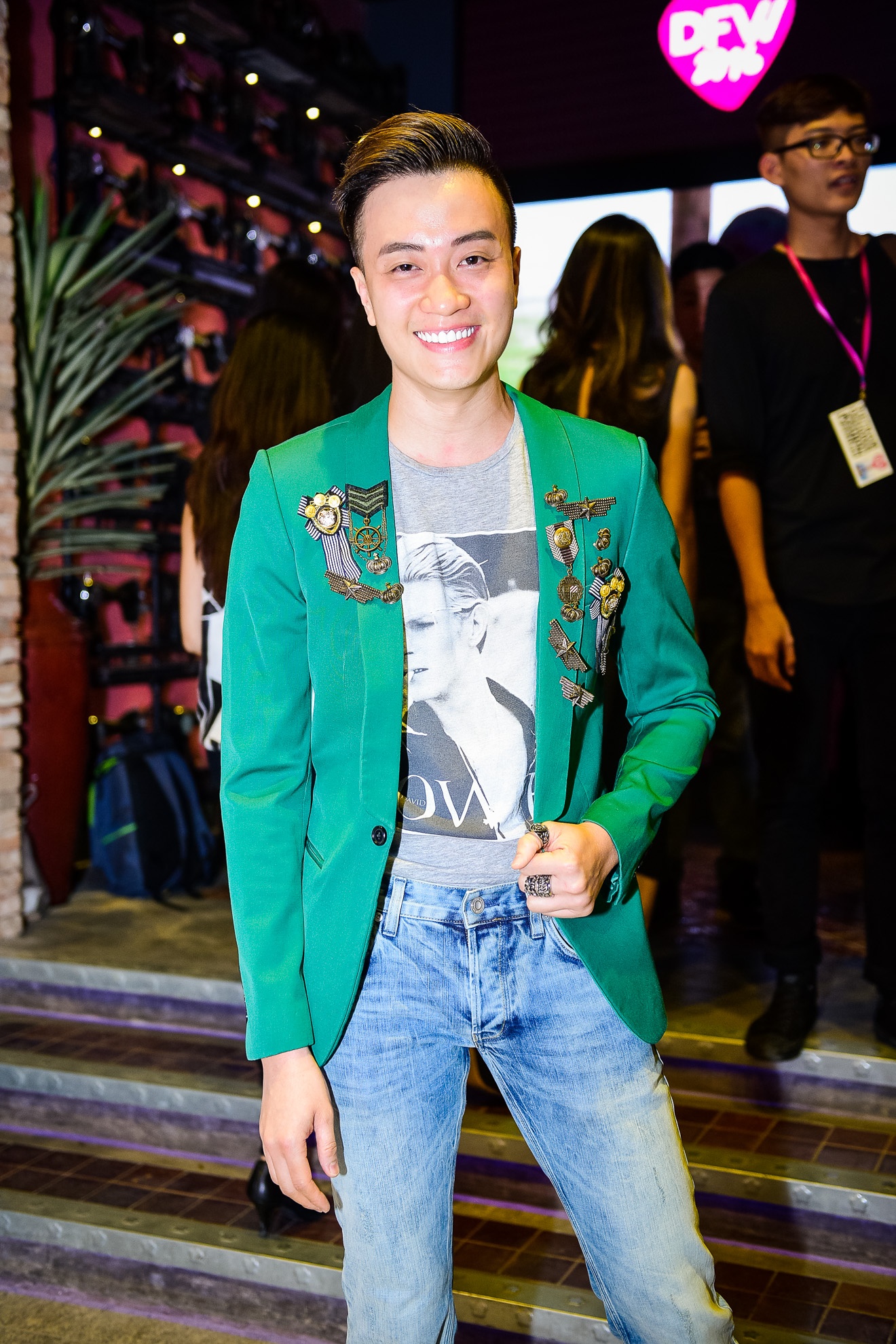 Ngo Thanh Van doi non quai thao anh 7